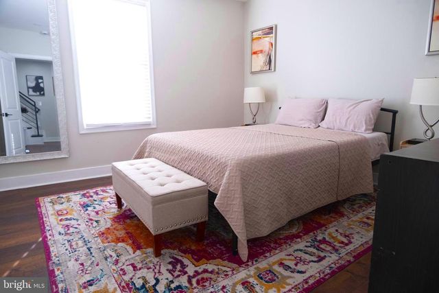 2427 IRVING ST NE, Washington, DC 20018