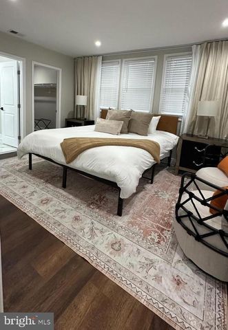 2427 IRVING ST NE, Washington, DC 20018