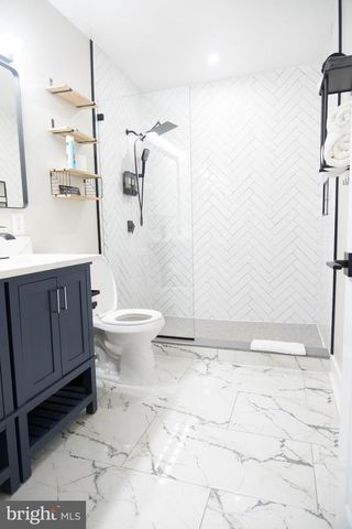 2427 IRVING ST NE, Washington, DC 20018