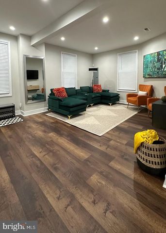 2427 IRVING ST NE, Washington, DC 20018