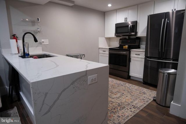 2427 IRVING ST NE, Washington, DC 20018