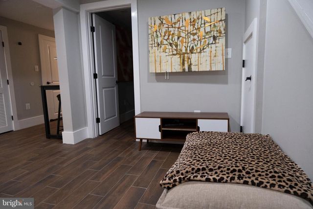 2427 IRVING ST NE, Washington, DC 20018