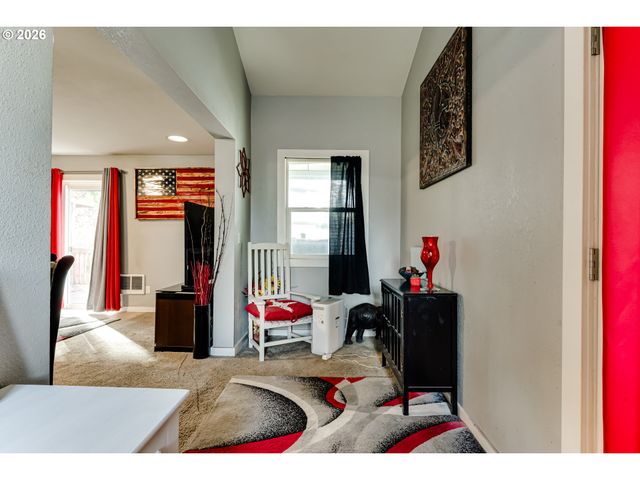 24970 HUNTER Ave, Veneta, OR 97487