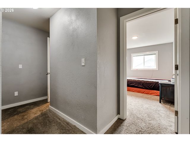 24970 HUNTER Ave, Veneta, OR 97487