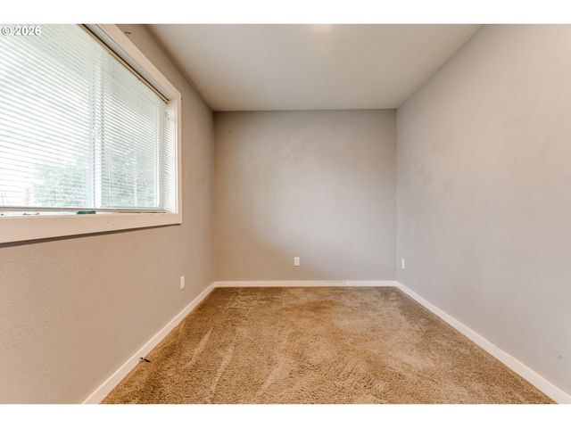 24970 HUNTER Ave, Veneta, OR 97487