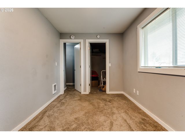 24970 HUNTER Ave, Veneta, OR 97487