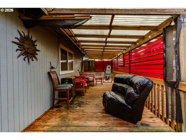 24970 HUNTER Ave, Veneta, OR 97487