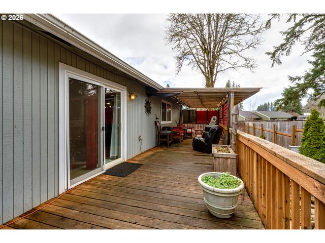 24970 HUNTER Ave, Veneta, OR 97487