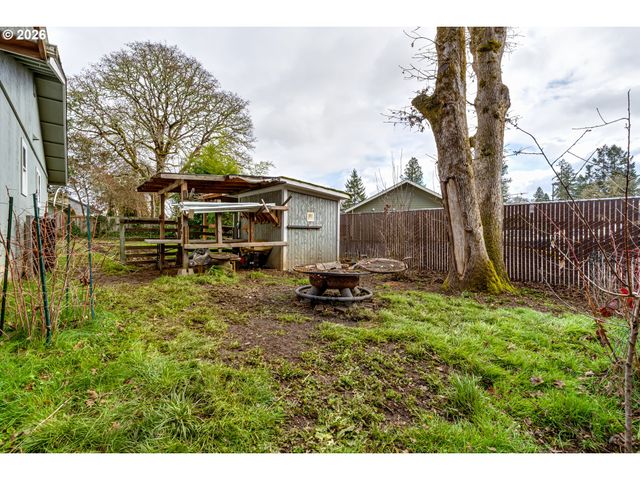 24970 HUNTER Ave, Veneta, OR 97487