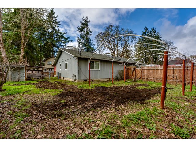 24970 HUNTER Ave, Veneta, OR 97487