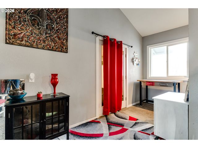 24970 HUNTER Ave, Veneta, OR 97487