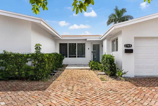 2784 NE 30th St 1, Lighthouse Point, FL 33064