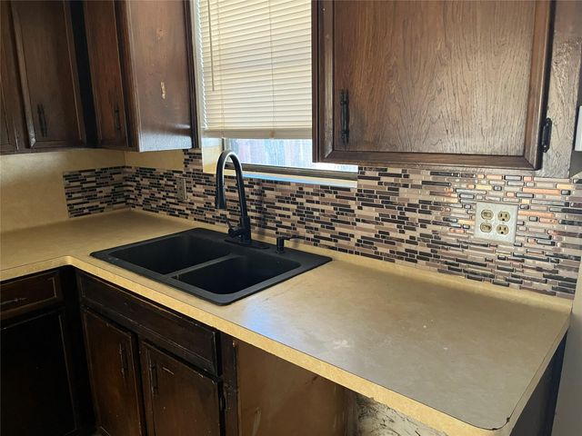 9867 Sageroyal Lane, Houston, TX 77089