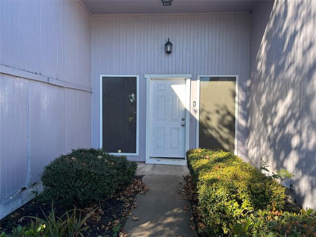 9867 Sageroyal Lane, Houston, TX 77089