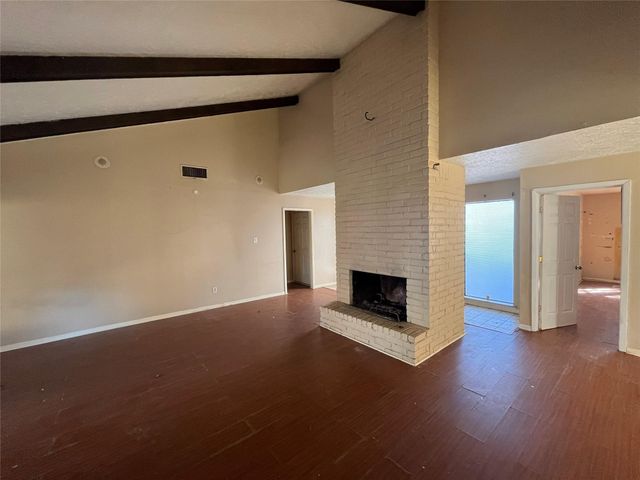 9867 Sageroyal Lane, Houston, TX 77089