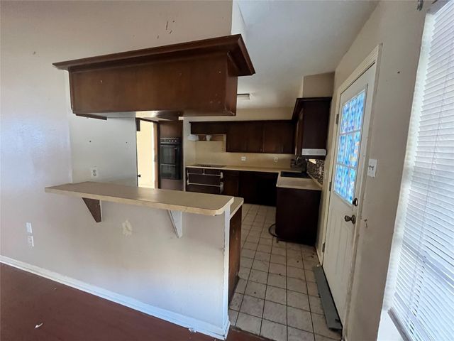 9867 Sageroyal Lane, Houston, TX 77089