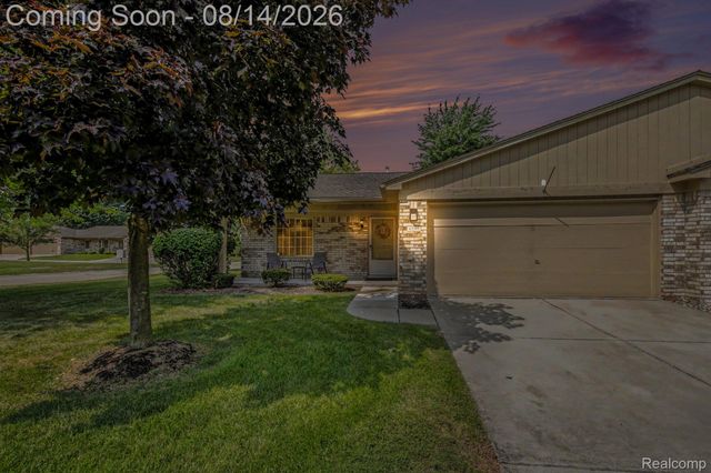 41595 Berly Drive, Clinton Charter Township, MI 48038