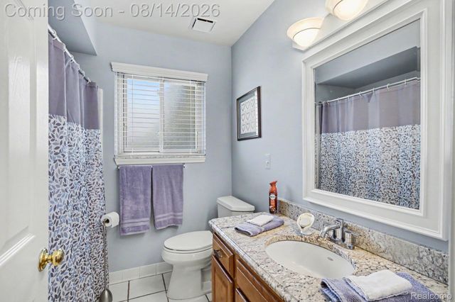 41595 Berly Drive, Clinton Charter Township, MI 48038