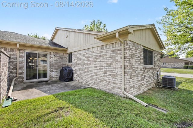 41595 Berly Drive, Clinton Charter Township, MI 48038