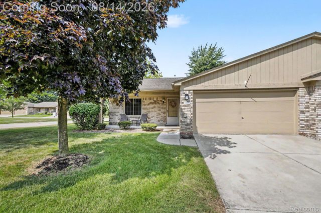 41595 Berly Drive, Clinton Charter Township, MI 48038