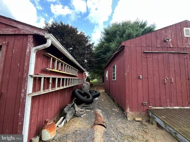 1703 INDUSTRIAL PARK RD, Mifflintown, PA 17059