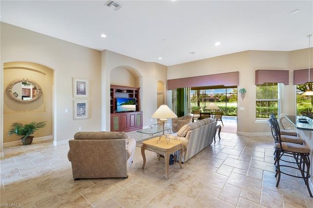 12118 Wicklow LN, Naples, FL 34120