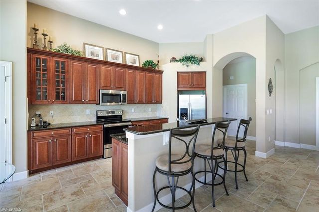 12118 Wicklow LN, Naples, FL 34120