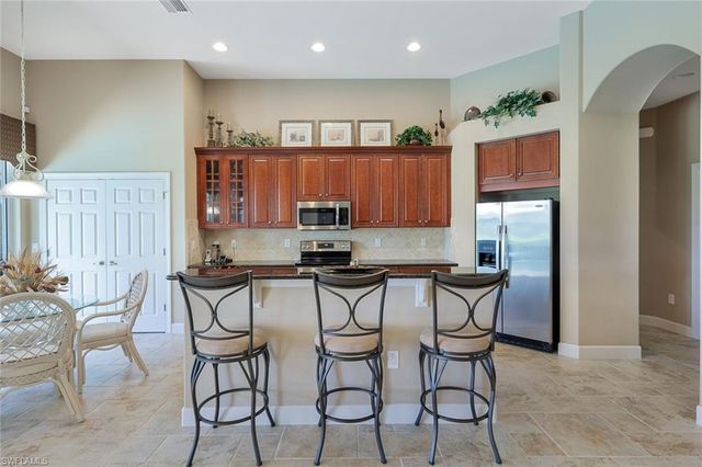 12118 Wicklow LN, Naples, FL 34120