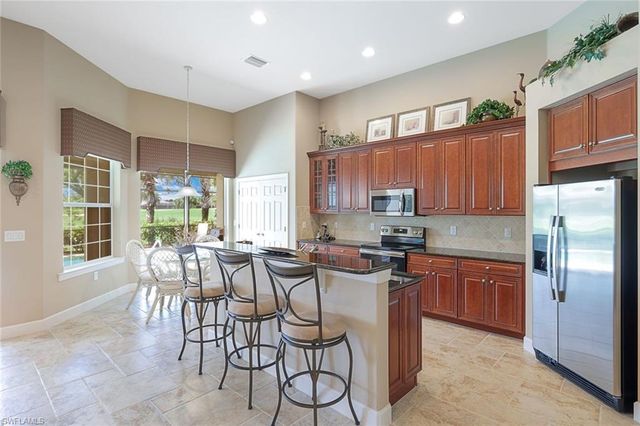 12118 Wicklow LN, Naples, FL 34120