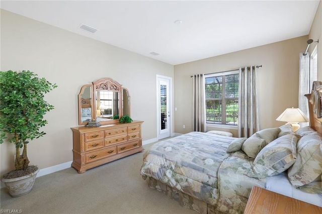 12118 Wicklow LN, Naples, FL 34120