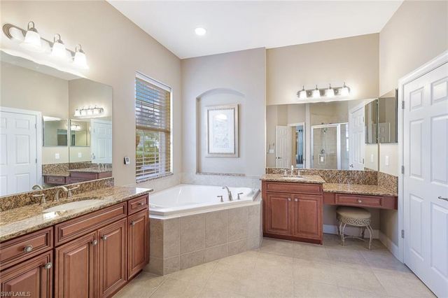 12118 Wicklow LN, Naples, FL 34120
