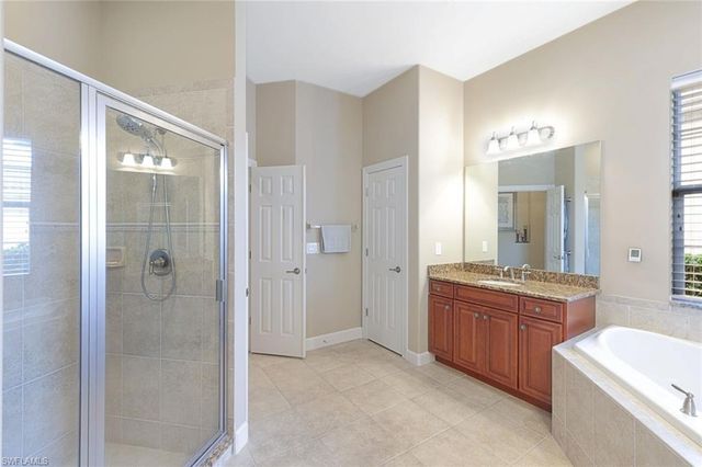 12118 Wicklow LN, Naples, FL 34120