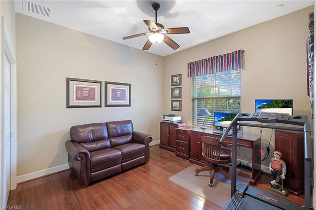 12118 Wicklow LN, Naples, FL 34120