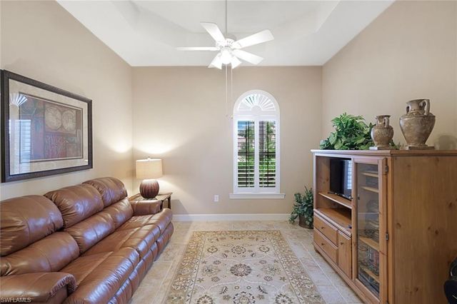 12118 Wicklow LN, Naples, FL 34120