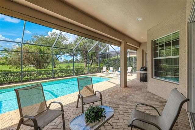 12118 Wicklow LN, Naples, FL 34120
