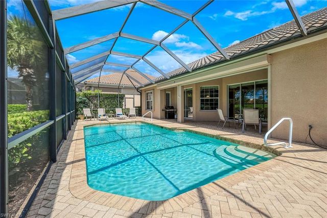 12118 Wicklow LN, Naples, FL 34120