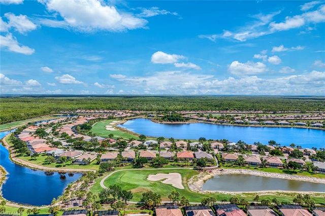 12118 Wicklow LN, Naples, FL 34120