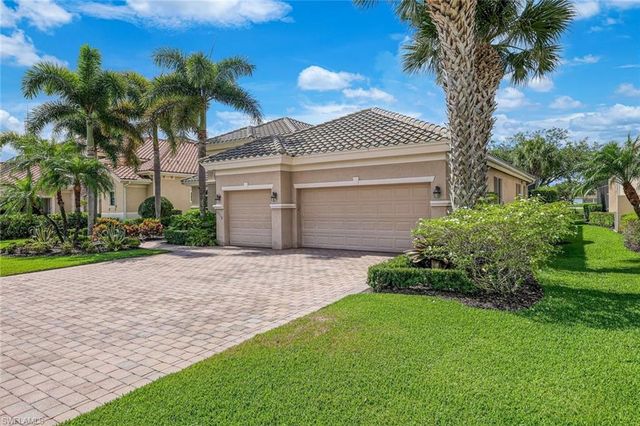 12118 Wicklow LN, Naples, FL 34120