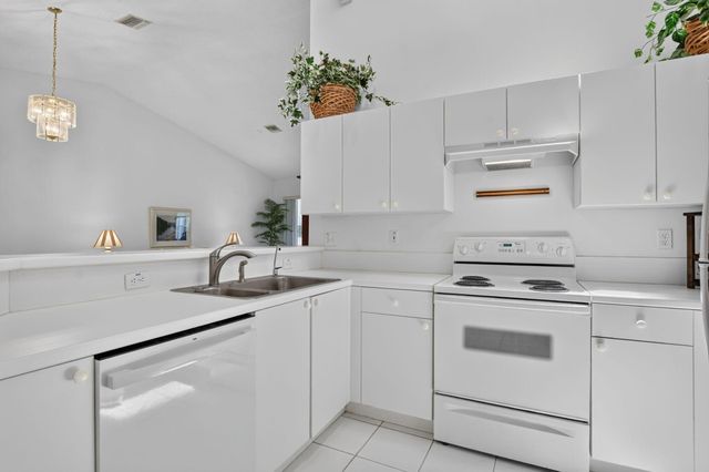 8100 VIA DI VENETO NEIBORHOOD F, Boca Raton, FL 33496