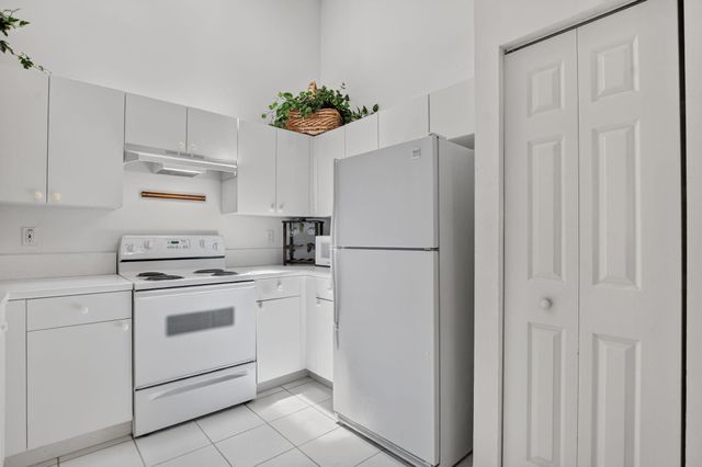 8100 VIA DI VENETO NEIBORHOOD F, Boca Raton, FL 33496