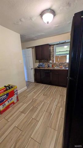 4820 Potomac Anex, St Louis, MO 63116