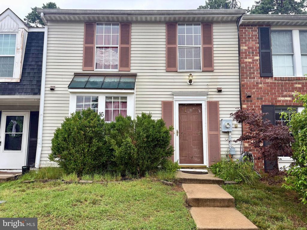 16 DORCHESTER CIR, Marlton, NJ 08053