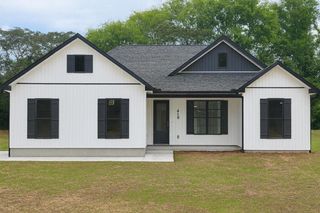 458 Sherwood Dr, Mcminnville, TN 37110