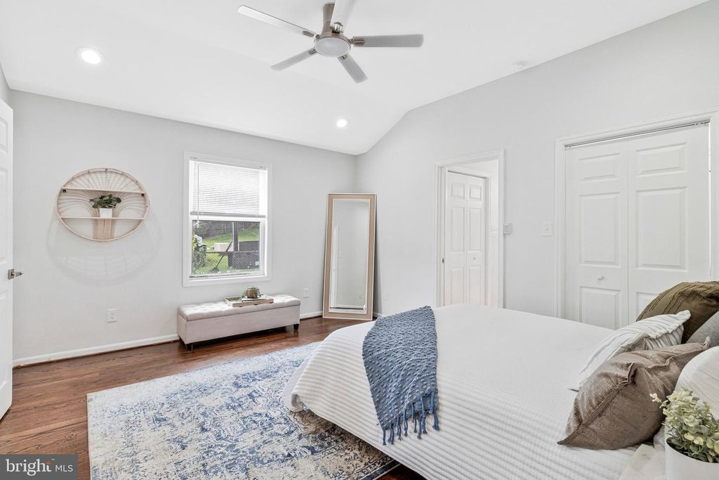 Image 19 of property listing at 11515 GOODLOE RD, Silver Spring, MD 20906