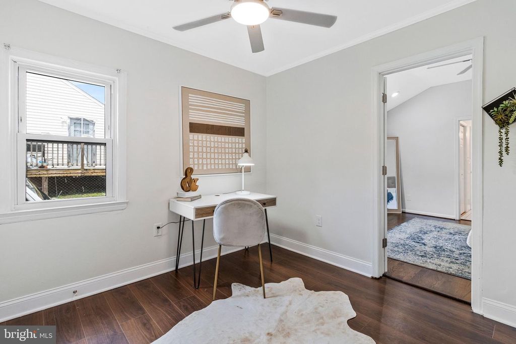 Image 20 of property listing at 11515 GOODLOE RD, Silver Spring, MD 20906