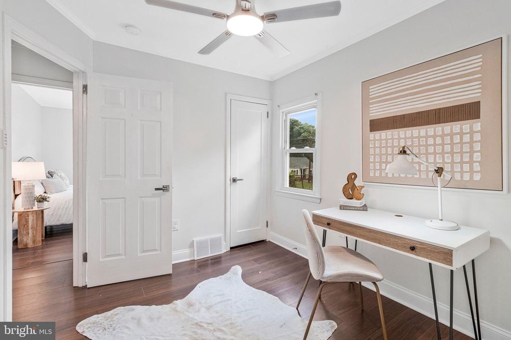 Image 21 of property listing at 11515 GOODLOE RD, Silver Spring, MD 20906