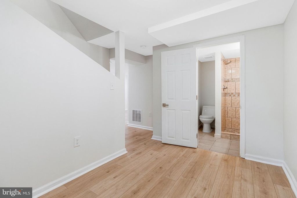Image 22 of property listing at 11515 GOODLOE RD, Silver Spring, MD 20906