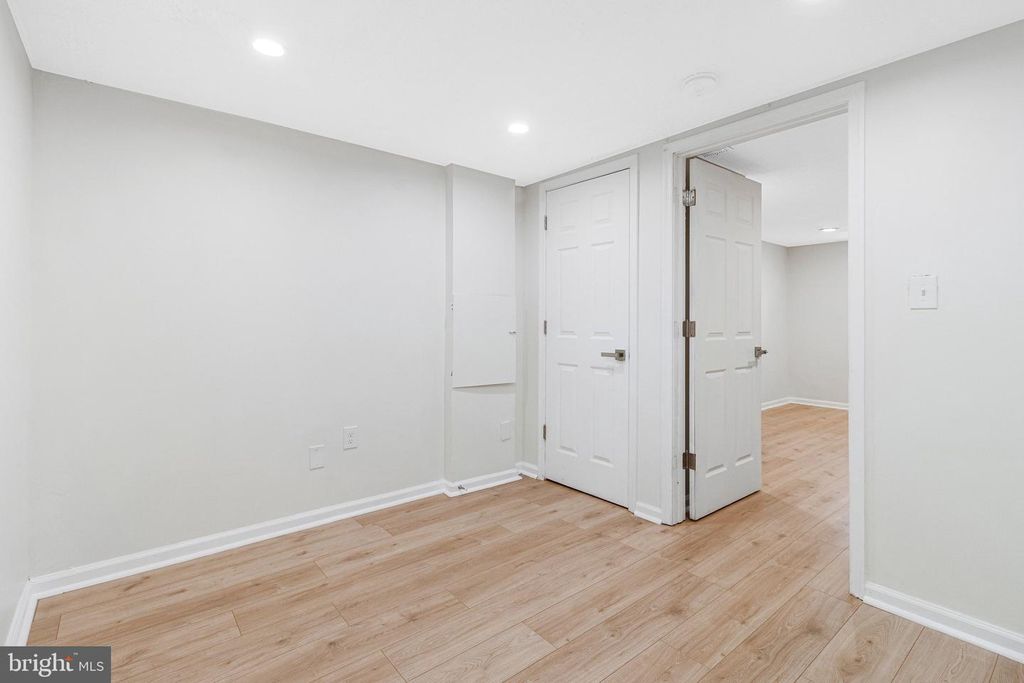 Image 25 of property listing at 11515 GOODLOE RD, Silver Spring, MD 20906
