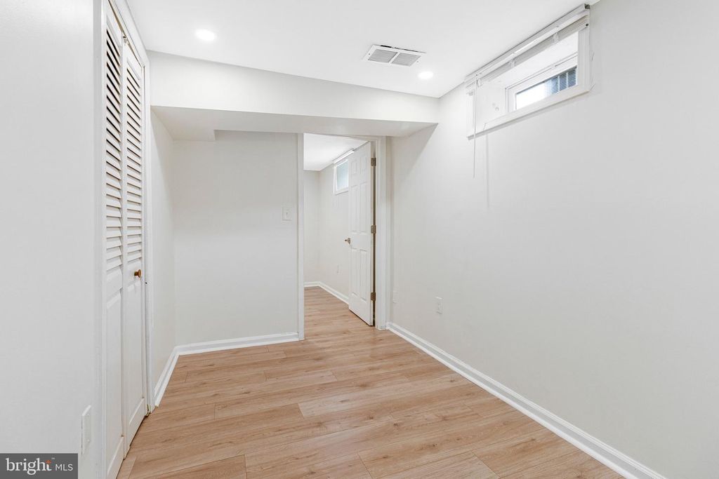 Image 26 of property listing at 11515 GOODLOE RD, Silver Spring, MD 20906