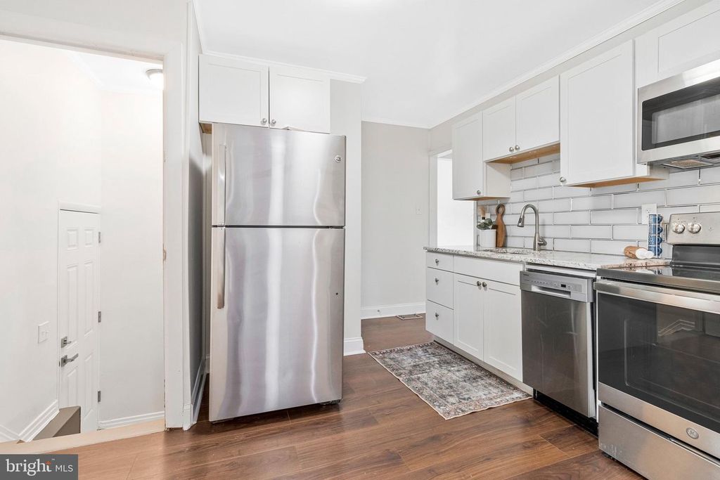 Image 8 of property listing at 11515 GOODLOE RD, Silver Spring, MD 20906